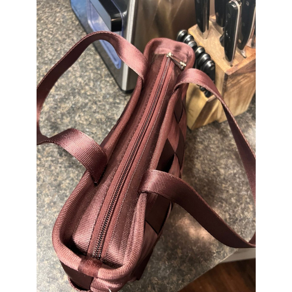 Harvey’s Seatbelt Bag Deep Purple - Picture 4 of 10